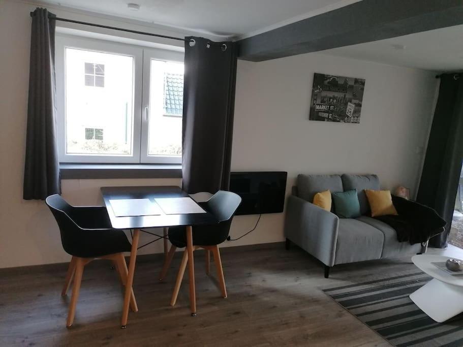 Studio Calme A Proximite Des 7 Meuses Profondeville Exterior foto