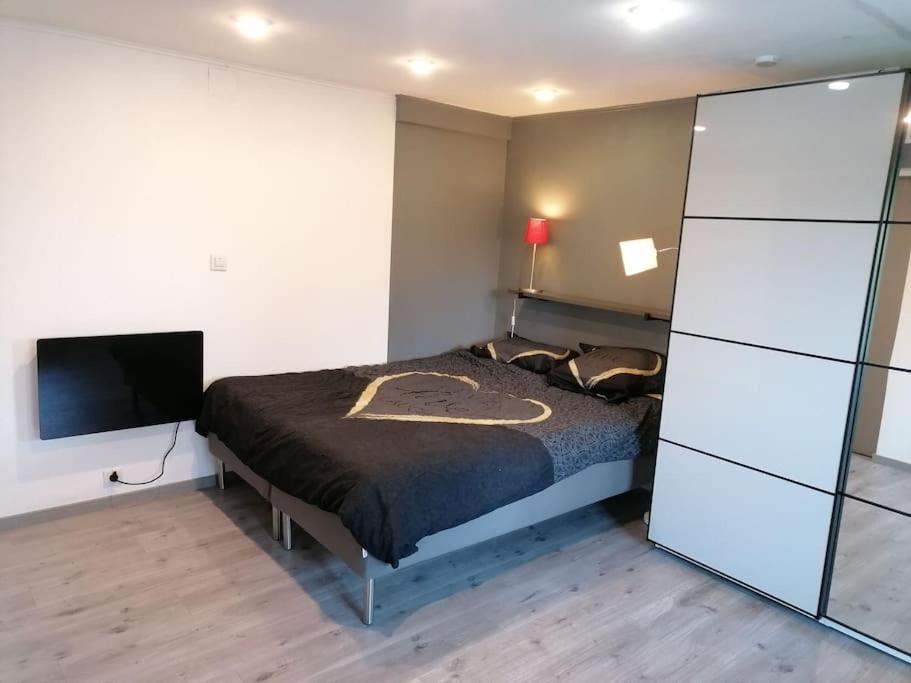 Studio Calme A Proximite Des 7 Meuses Profondeville Exterior foto